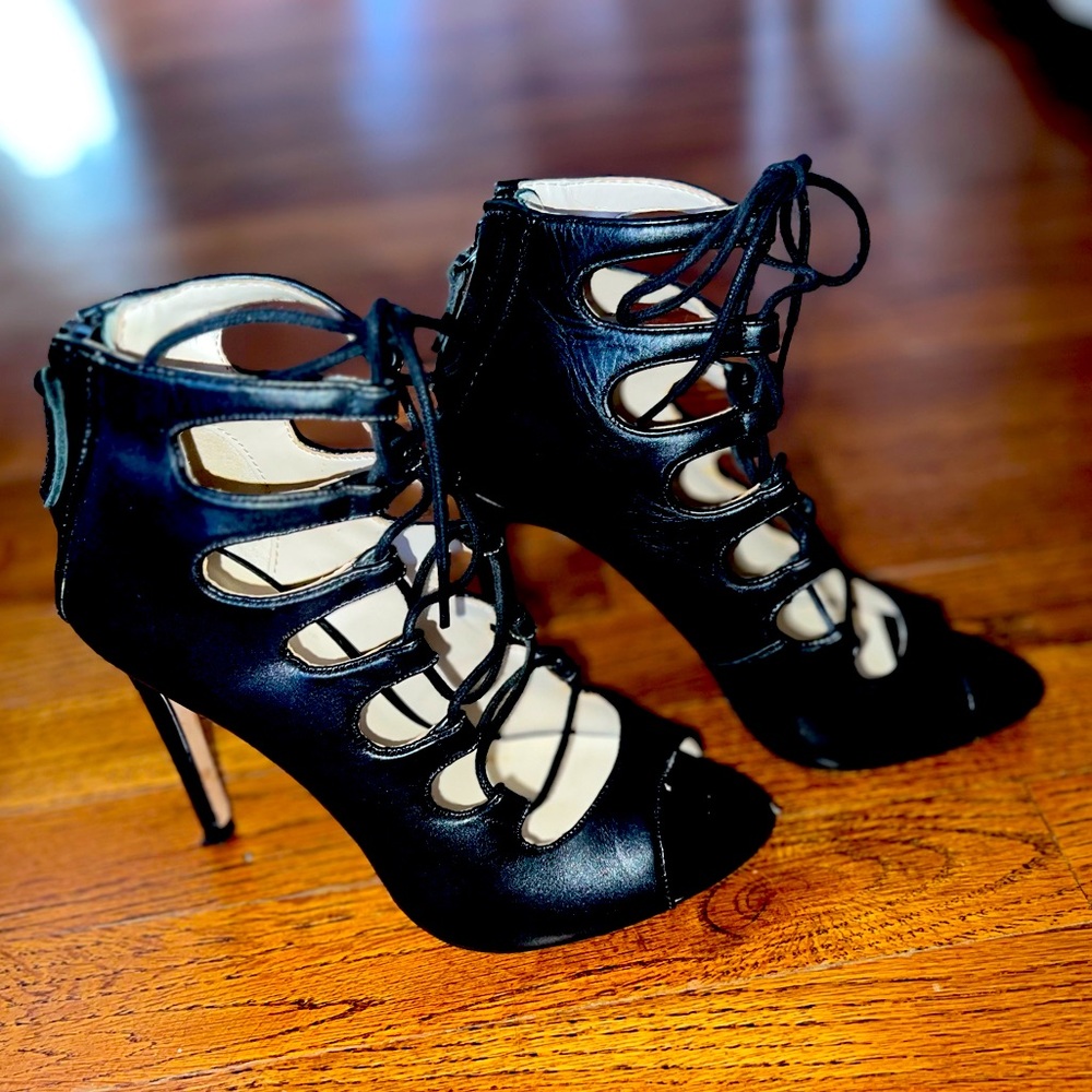 Lace-up heeled sandals by Zara